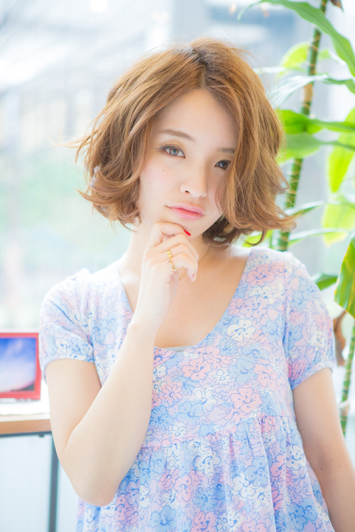 20代30代  大人小顔センターパートのゆるふわカールボブ