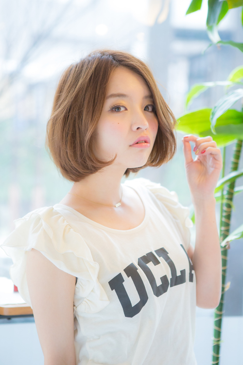 大人かわいいセンターパート 愛され小顔ショートボブ