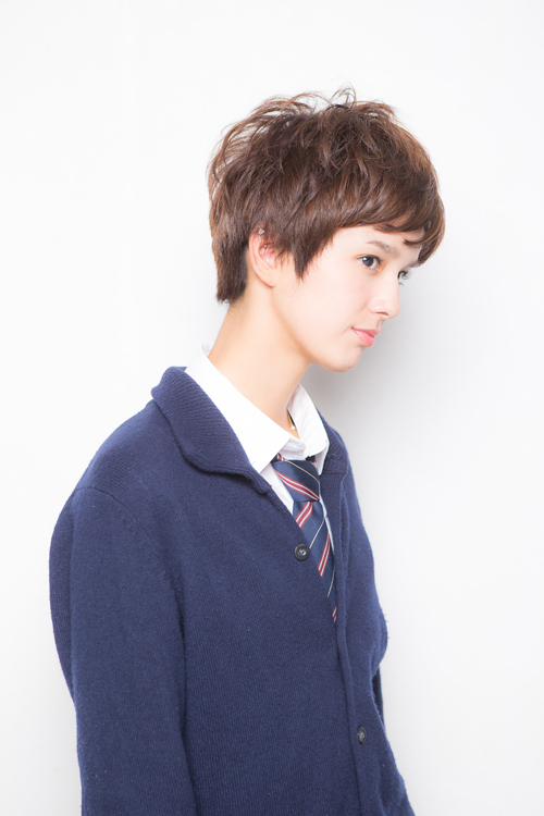 スタイリングが簡単！無造作小顔ハンサムショート