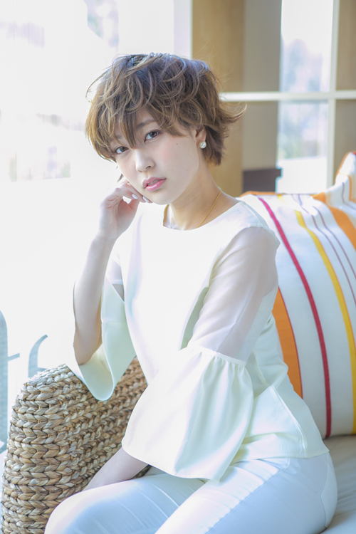20代30代 くせ毛風無造作 大人小顔ショート