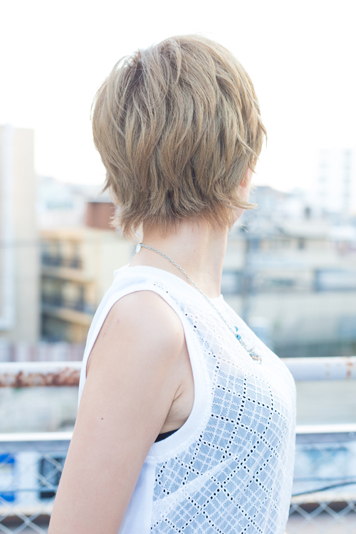 スタイリングが簡単！外国人風無造作大人かわいい小顔ショート